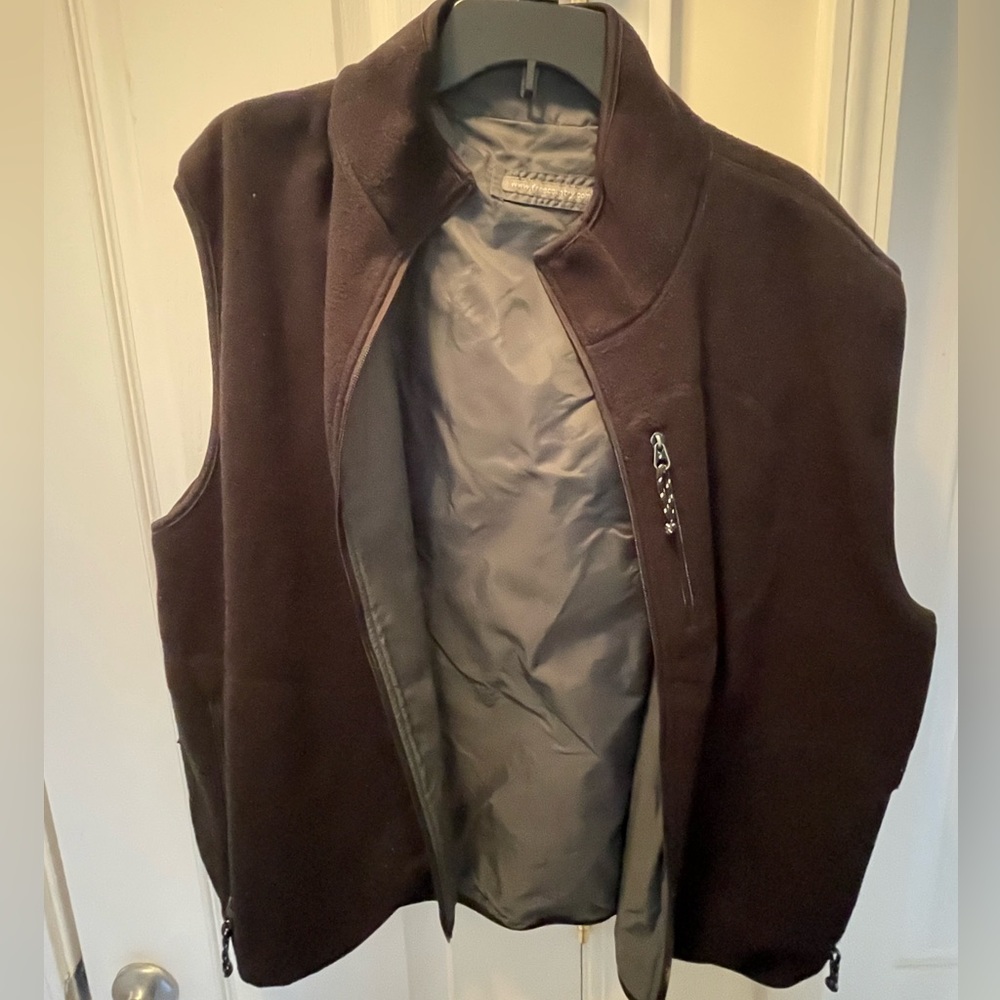 Reversible vest